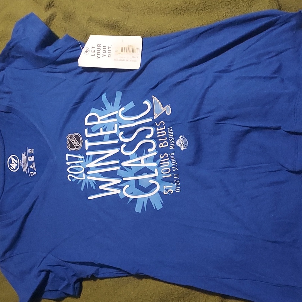 St Louis Blues Winter Classic women's tee NWT